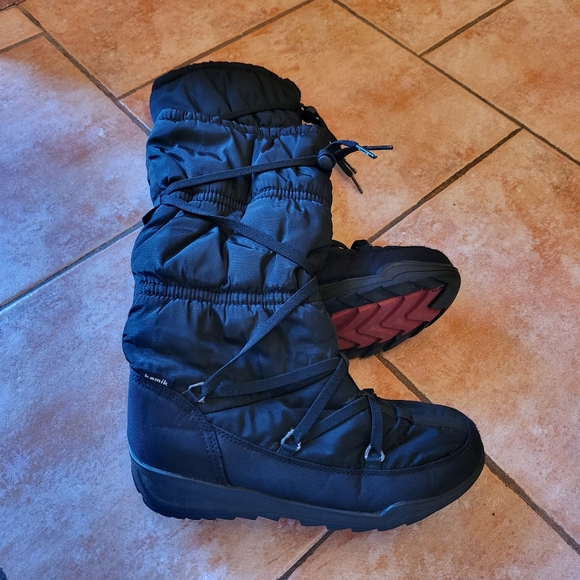 Boots kamik Size 8 - Picture 3 of 13